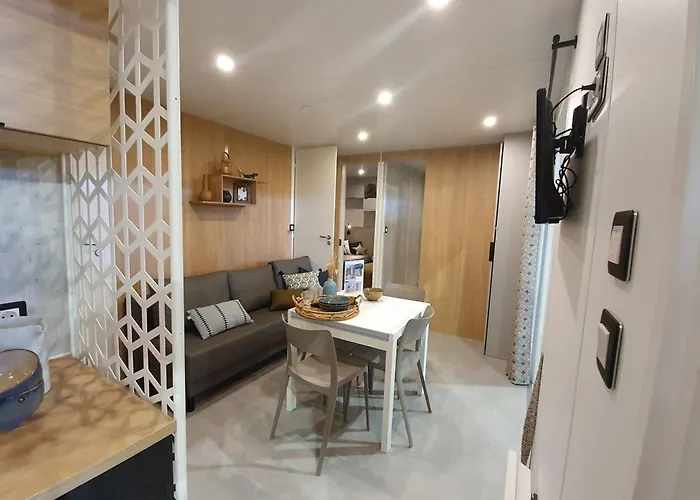 Camping Mobil-home 6 Pers Avec Terrasse à - Api-1-52-1692 *