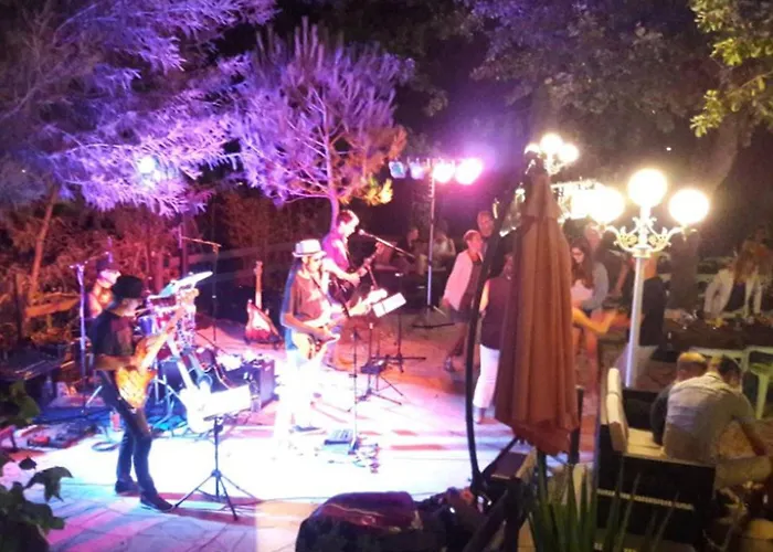 مكان تخييم Mobil-home 6 Pers Avec Terrasse A - Api-1-52-1692 *